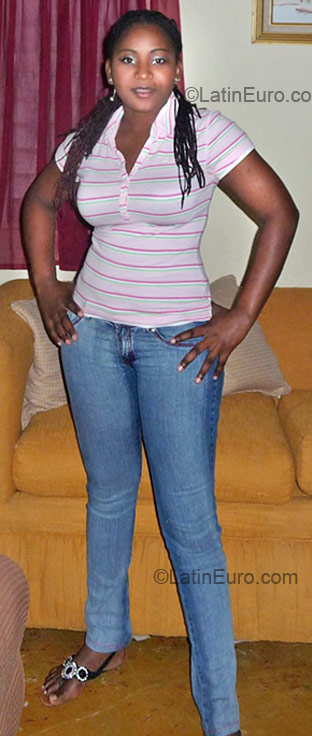 Date this exotic Dominican Republic girl Heilyn from La Romana DO20054