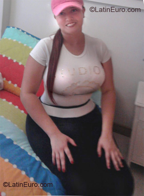 Date this attractive Colombia girl Luisa from Manizales CO16602