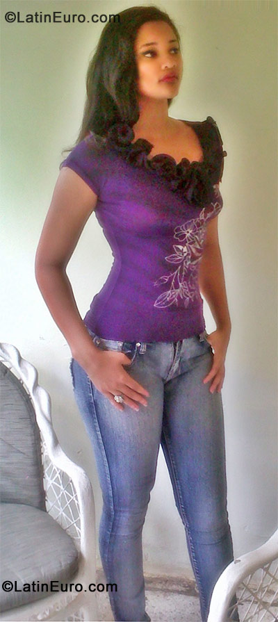 Date this athletic Dominican Republic girl Raquel from Salcedo DO13663
