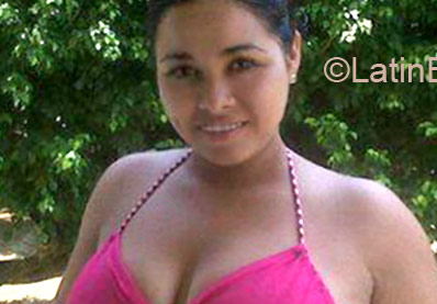 Date this happy Colombia girl Lizeth from Cali CO10864