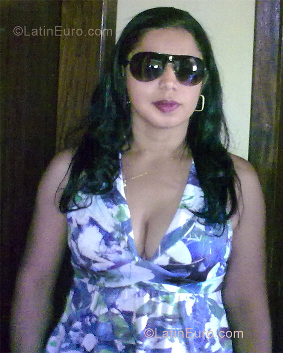 Date this delightful Brazil girl Alessandra from Sao Paulo BR7146