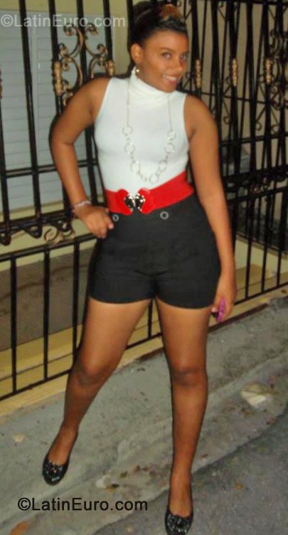 Date this hot Dominican Republic girl Estefania Delga from Santo Domingo DO13049
