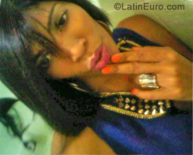 Date this sensual Dominican Republic girl Ilonki from San pedro De Macoris DO13185