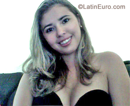 Date this attractive Brazil girl Kathelen from Rio Verde BR7249