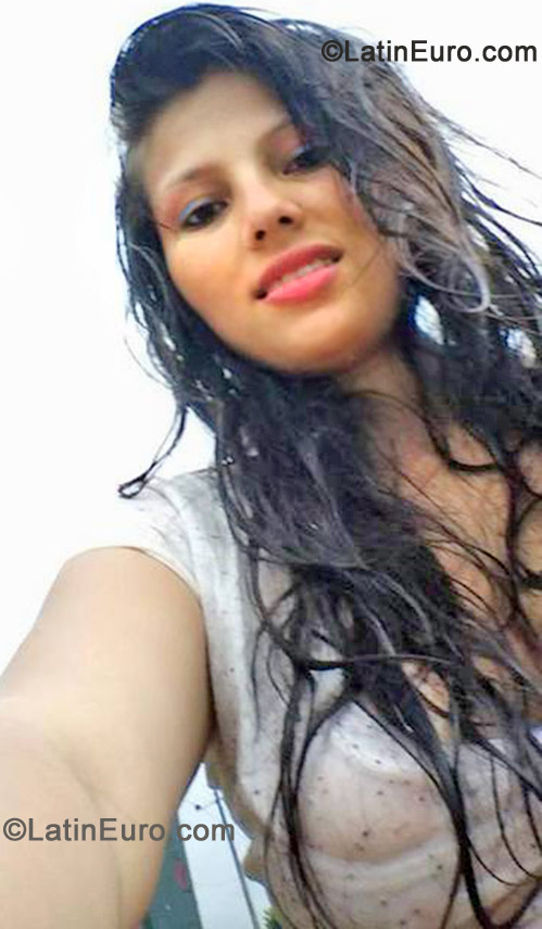 Date this pretty Colombia girl KERLY JOHANNA from Neiva Huila CO11705