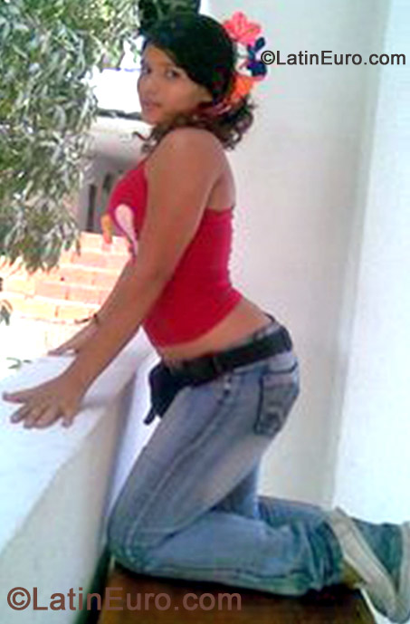 Date this charming Colombia girl Daily de la pea from Barranquilla CO11716