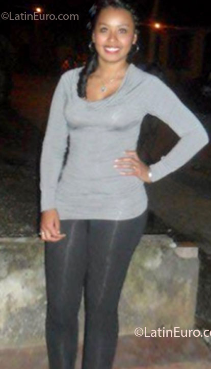 Date this voluptuous Colombia girl ANDREA from Popayan CO11870