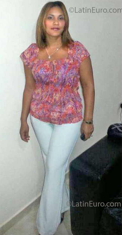 Date this athletic Dominican Republic girl Yani from Puerto Plata DO14260