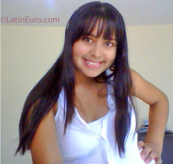 Date this young Colombia girl Rossaly from Bucaramanga CO12191