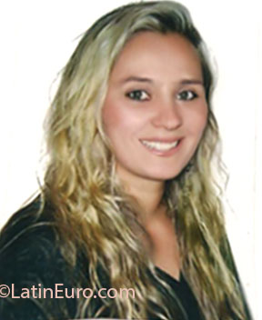 Date this charming Brazil girl Gleisekely from Brasilia BR7518