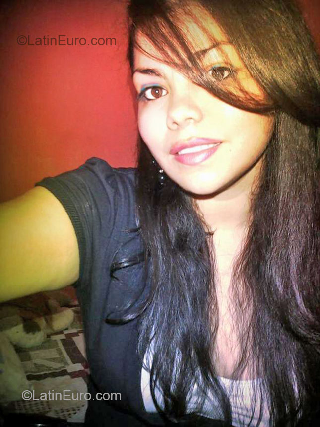 Date this foxy Honduras girl Lesly from San Pedro Sula HN1242