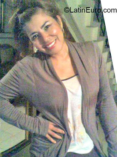 Date this nice looking Colombia girl Sandra from Valle Del Cauca CO12342