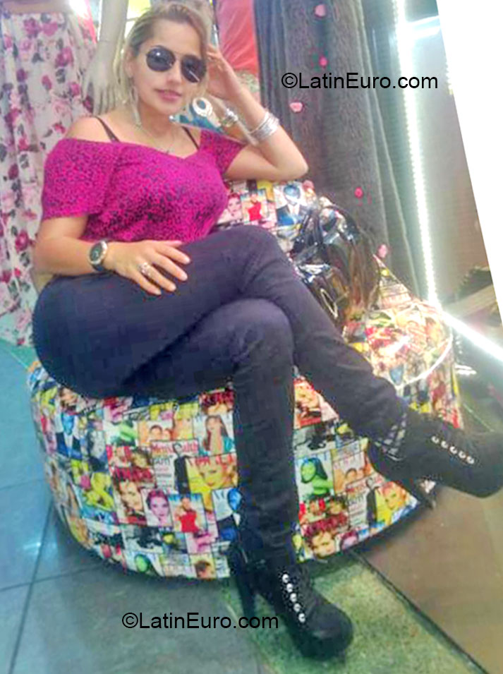 Date this sultry Colombia girl Yulieth from Bogota CO12410