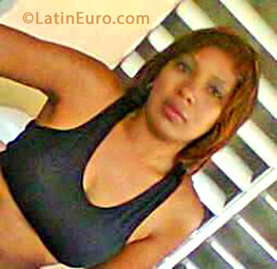 Date this hot Dominican Republic girl Estebania from Santo Domingo DO15696