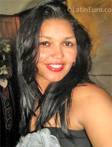 Date this young Colombia girl Erika patricia from Barranquilla CO13073