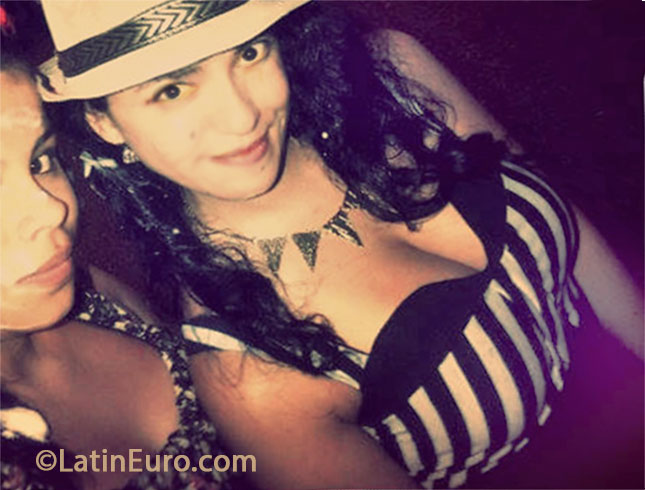 Date this good-looking Colombia girl Sandra from Bogota CO15600