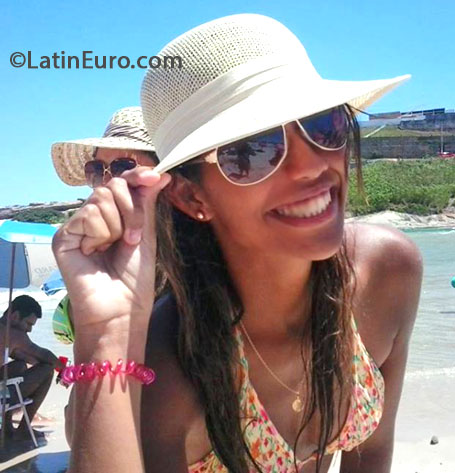 Date this happy Brazil girl Fabiana from Rio De Janeiro BR7904