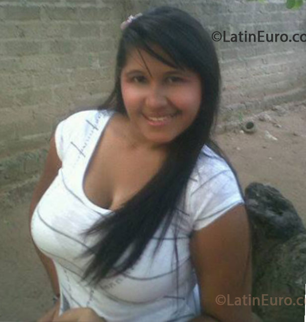 Date this attractive Colombia girl Mileth from Maicao CO13399