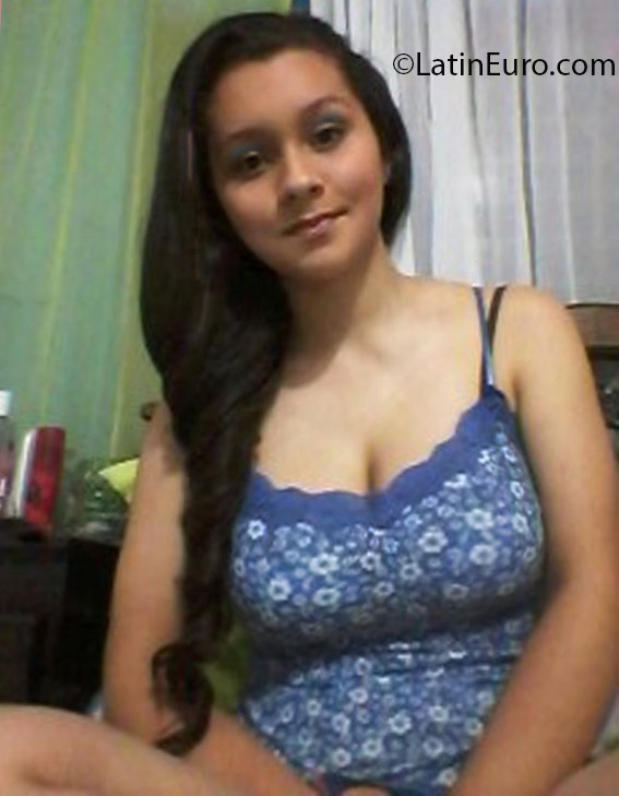 Date this pretty Colombia girl Yineth Orozco from Medellin CO13888