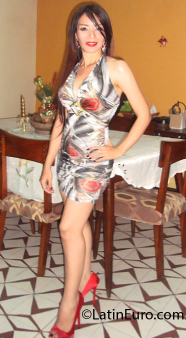 Date this gorgeous Colombia girl Maria Angel from Cartagena CO16229