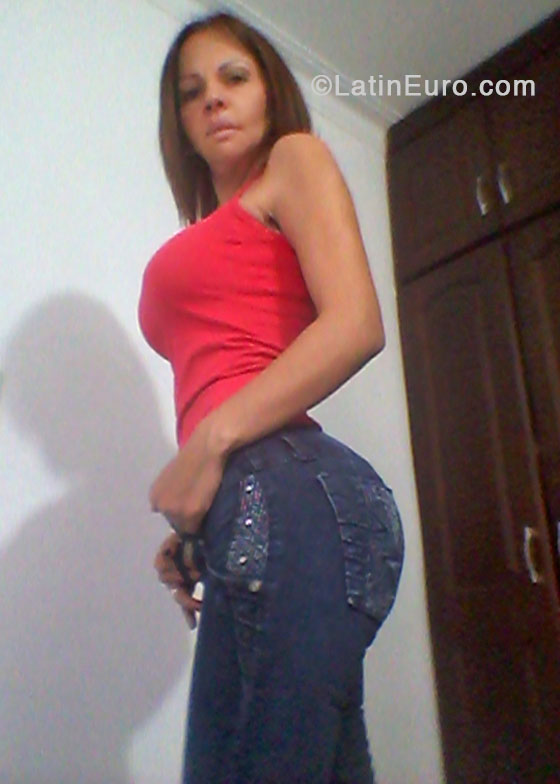 Date this attractive Colombia girl Adriana from Medellin CO14146