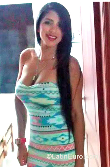 Date this athletic Colombia girl Alexa from Barranquilla CO14174