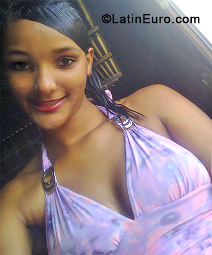 Date this tall Brazil girl Gleice from Recife BR8156