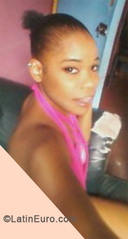 Date this delightful Jamaica girl Lamadona from Kingston JM1355