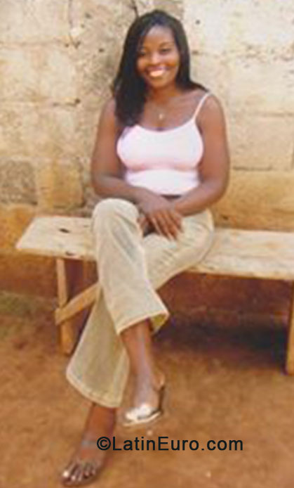 Date this foxy Cameroon girl Kirline from Yaounde CM175