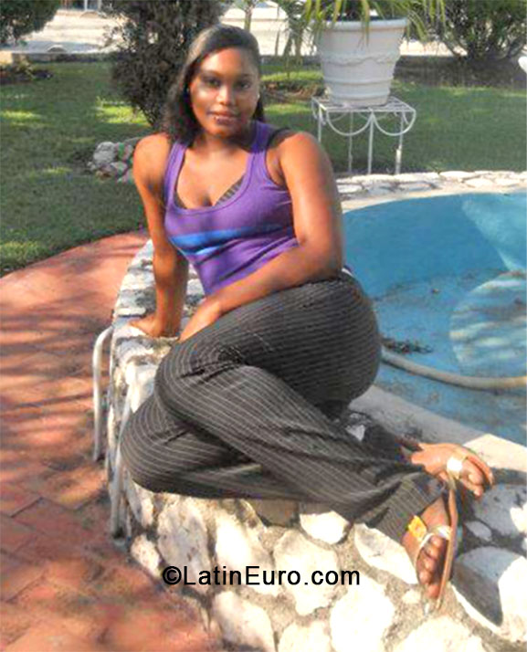 Date this delightful Jamaica girl Rudy27 from Kingston JM1368