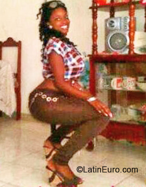 Date this nice looking Jamaica girl Christine from Kingston JM1398