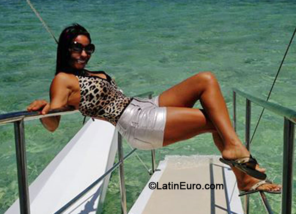 Date this sultry Brazil girl Geni from Rio De Janeiro BR8293