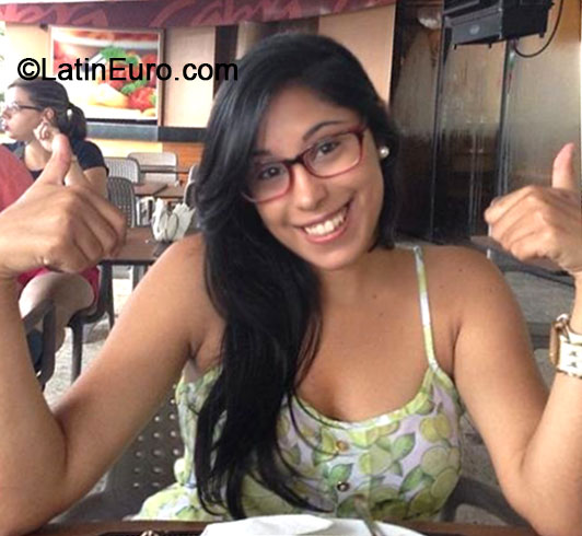 Date this athletic Brazil girl Grasielle from Recife BR8396