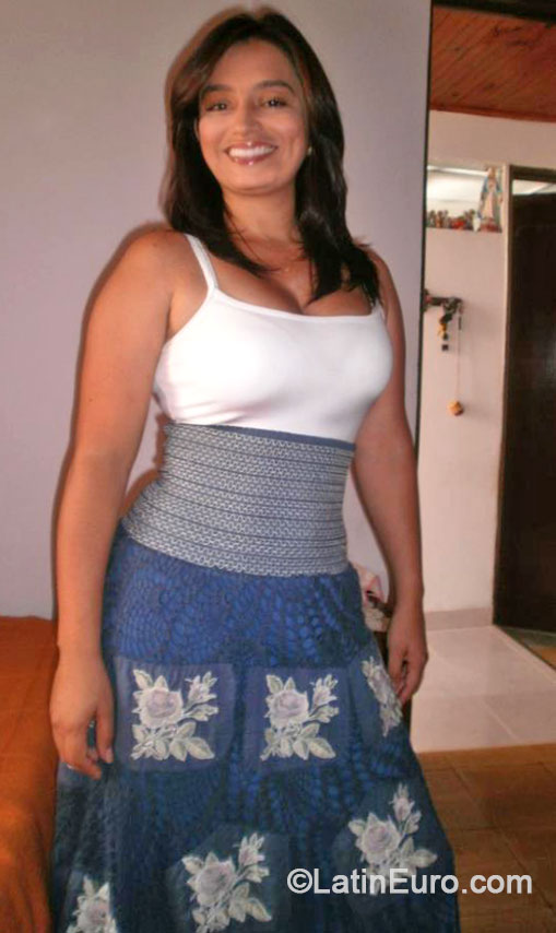 Date this fun Colombia girl Alejandra from Chinchina CO14671