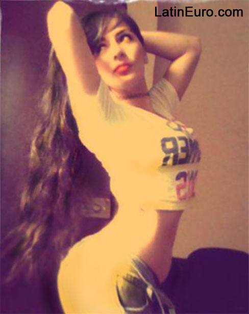 Date this georgeous Peru girl Lesly from Lima PE954