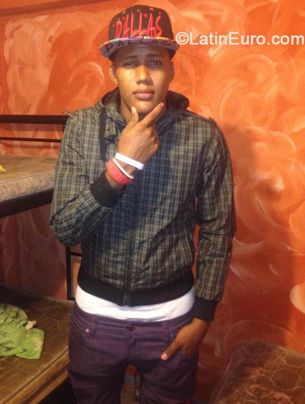 Date this young Dominican Republic man Jordan from Santo Domingo BR8492