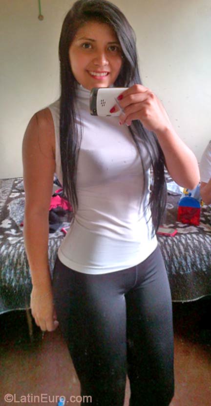 Date this charming Colombia girl Tania from Bogota CO14796