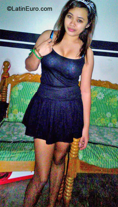 Date this exotic Philippines girl Rhaine from San Jose Del Monte PH618