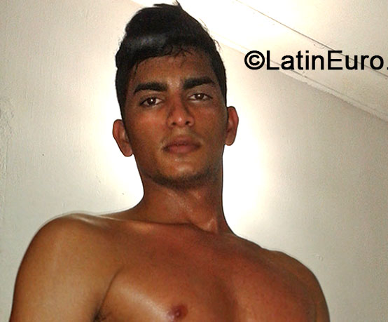 Date this beautiful Colombia man Jose from Barranquilla CO15021