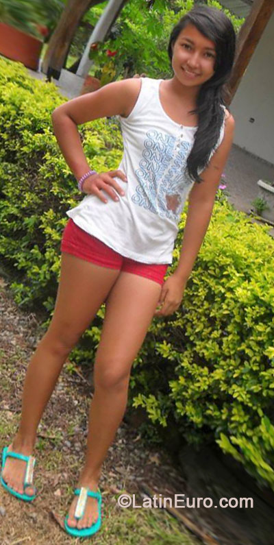 Date this young Colombia girl Andrea from Villavicencio CO15056
