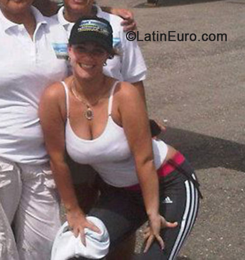 Date this fun Venezuela girl Angela from Caracas VE203