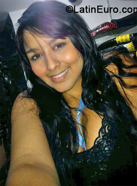 Date this foxy Colombia girl KAREN from Barranquilla CO15171