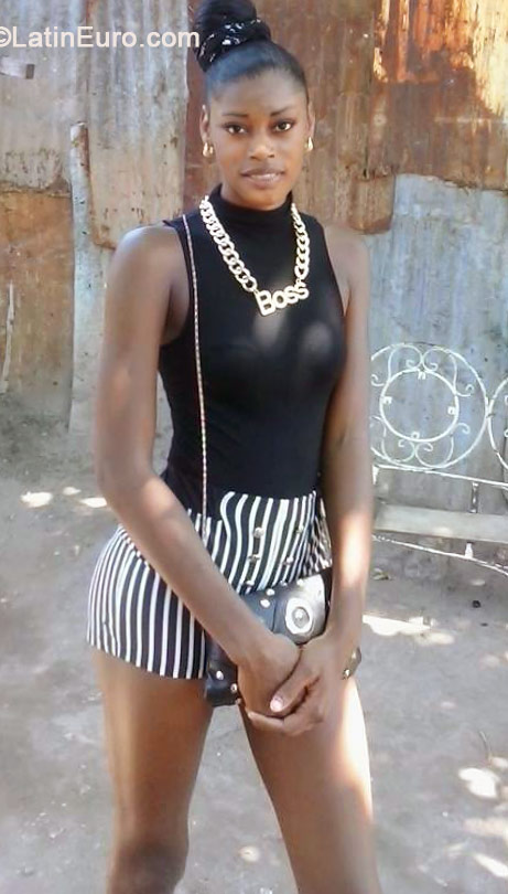 Date this good-looking Jamaica girl Tanece from Kingston JM1681