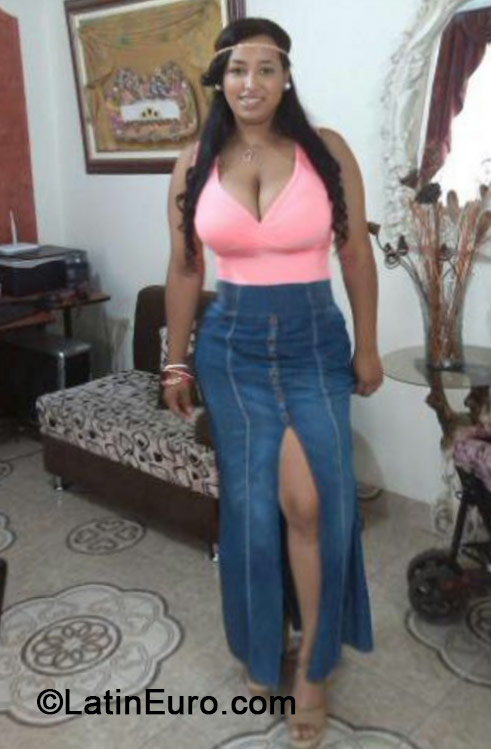 Date this hot Colombia girl Leidy from Cali CO15276