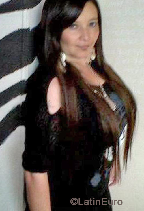 Date this hot Colombia girl Lilian from Bogota CO15280