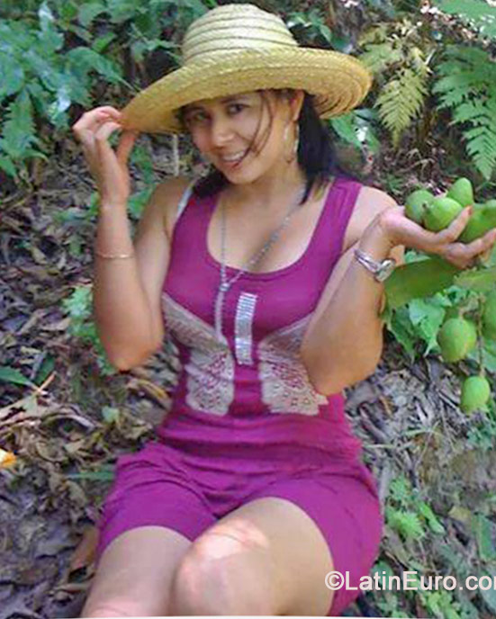 Date this young Honduras girl Leticia from Choloma HN1041