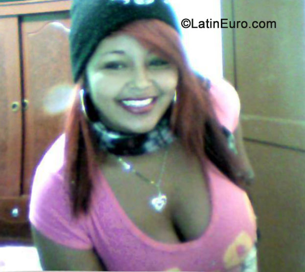 Date this pretty Colombia girl Marcela from Cartagena CO15325