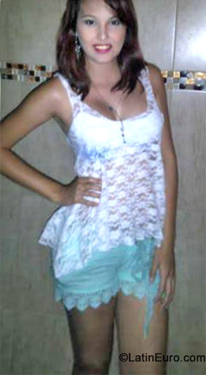 Date this good-looking Venezuela girl Ariel from Caracas VE248