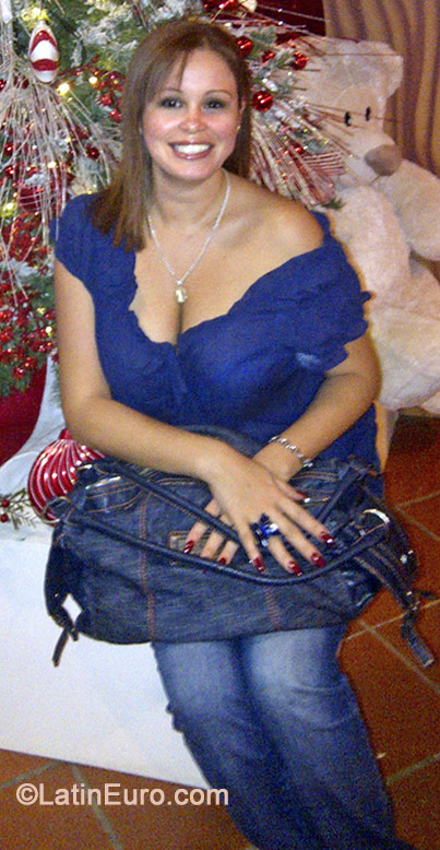 Date this gorgeous Venezuela girl Laura from Caracas VE252
