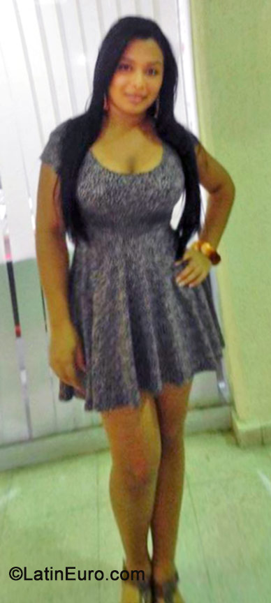 Date this good-looking Colombia girl Wendy from Cartagena CO15370